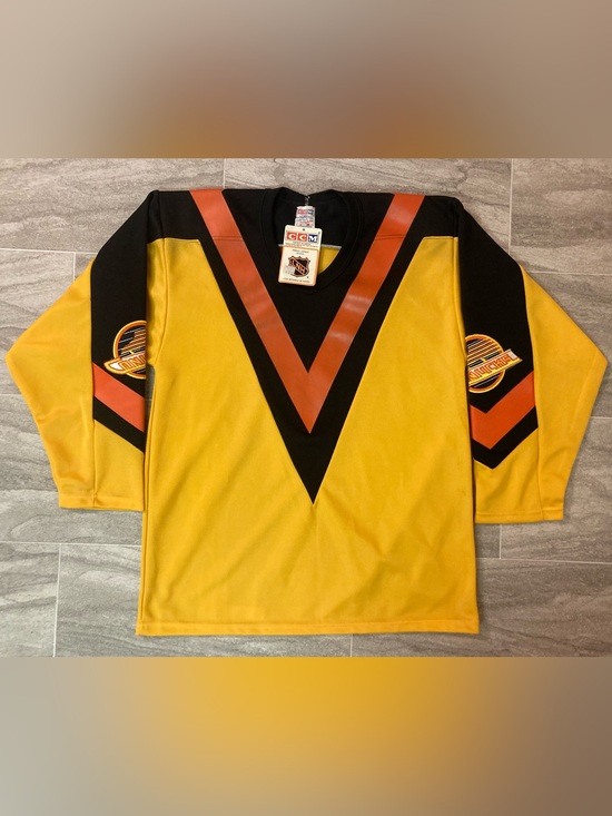 CCM Other - Vintage 1980s Vancouver Canucks V Jersey Yellow CCM NWT NEW Made in Canada